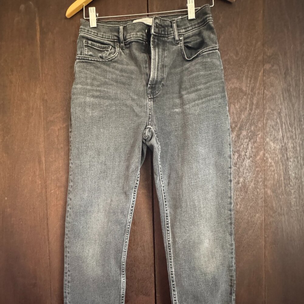 EUC Everlane Washed Black 90s Cheeky Jean Denim Cotton Size 28 Cropped